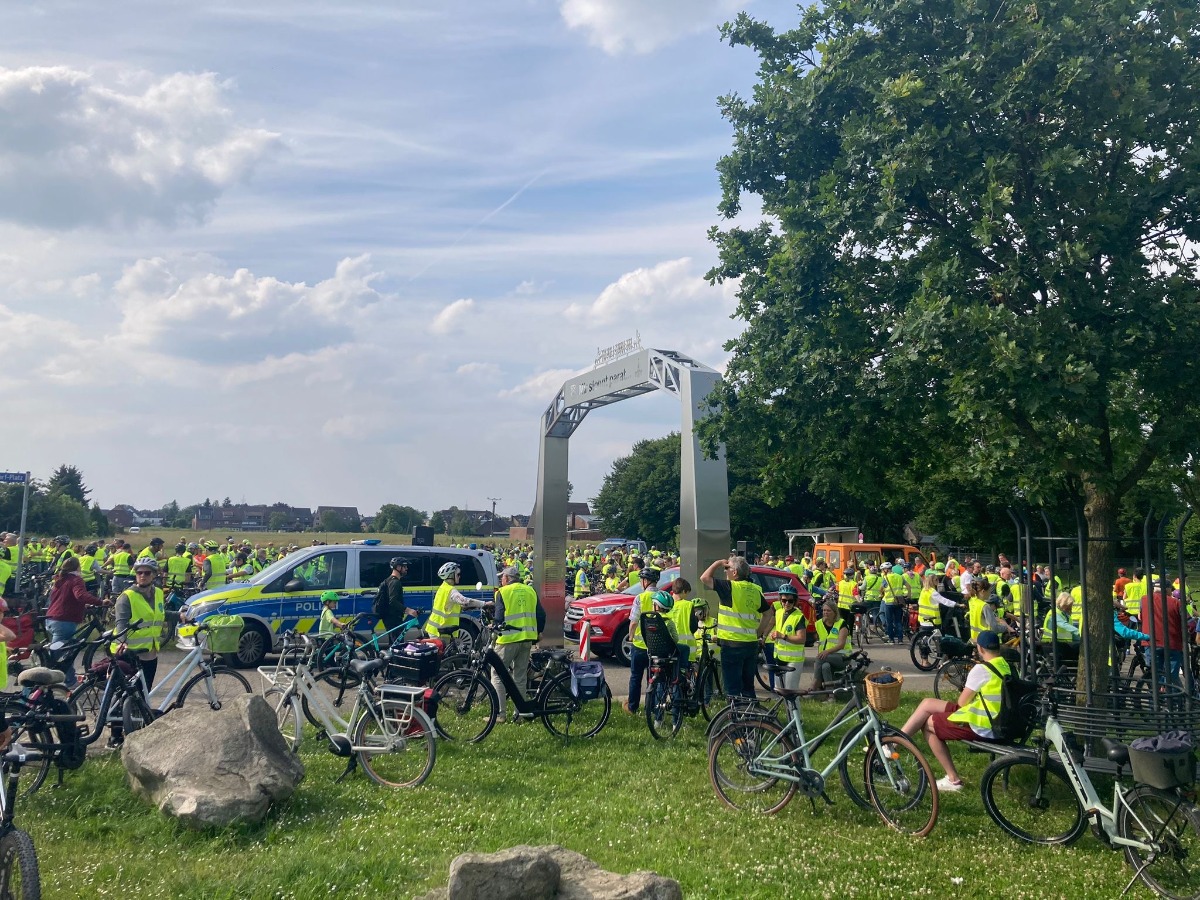 Impressionen von der Meerbuscher Radnacht 2024